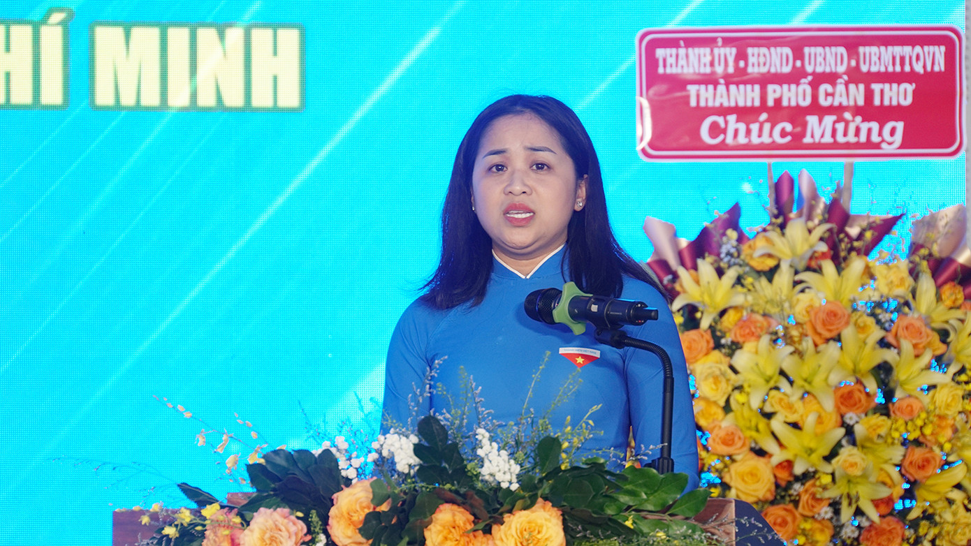 Chị Lư Thị Ngọc Anh - Bí thư Thành Đoàn Cần Thơ phát biểu tại buổi lễ. Ảnh: Hòa Hội Chị Lư Thị Ngọc Anh - Bí thư Thành Đoàn Cần Thơ phát biểu tại buổi lễ. Ảnh: Hòa Hội