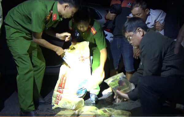 Lực lượng Công an đang kiểm đếm số lượng ma túy. .Ảnh: CA ĐT