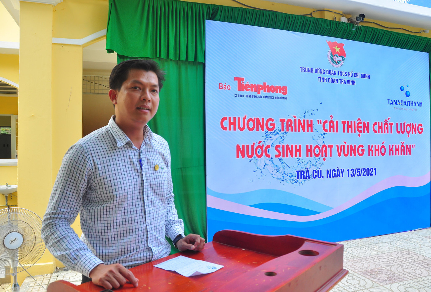 Ông Lê Văn Sơn, Giám đốc bán hàng khu vực Miền Nam, Tập đoàn Tân Á Đại Thành phát biểu Ông Lê Văn Sơn, Giám đốc bán hàng khu vực Miền Nam, Tập đoàn Tân Á Đại Thành phát biểu