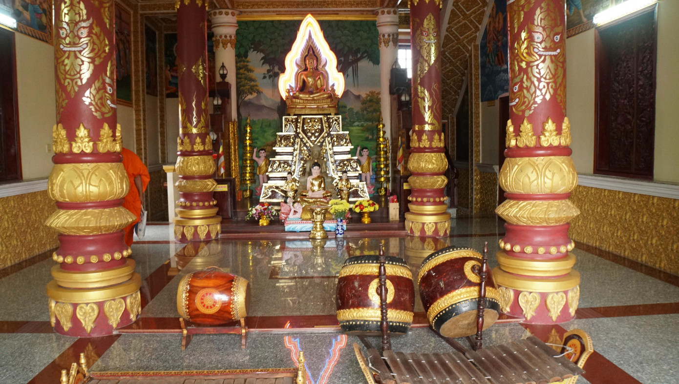 Ngọn tháp trên đỉnh chùa