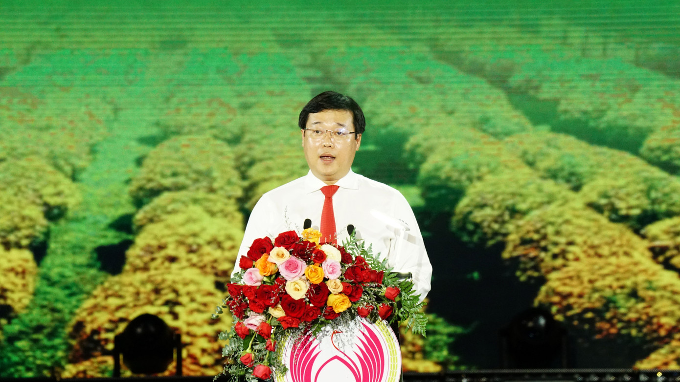 Bí thư Tỉnh ủy Đồng Tháp Lê Quốc Phong phát biểu tại buổi lễ.