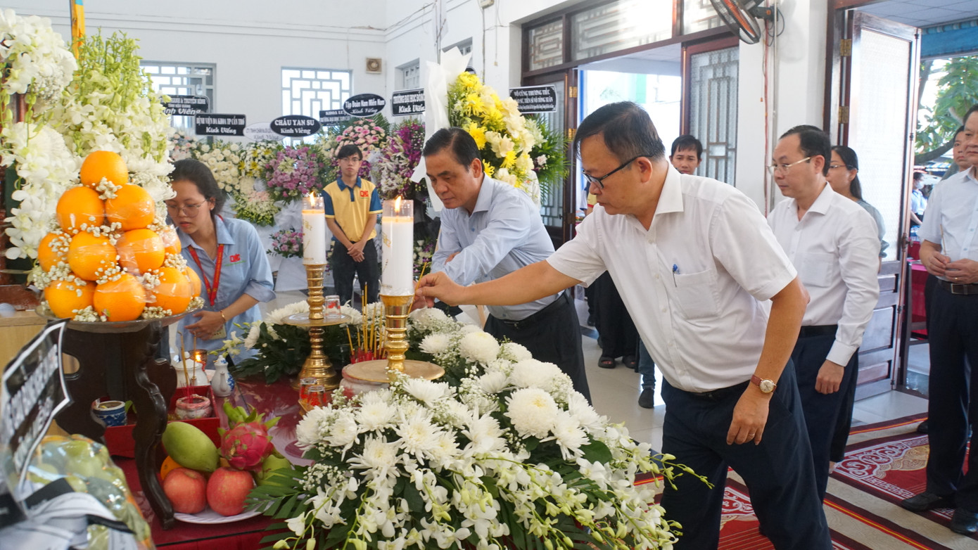 GS. Võ Tòng Xuân đã cống hiến cả cuộc đời cho nền nông nghiệp, lúa gạo vùng Đồng bằng sông Cửu Long. Ông được trong nước và quốc tế ghi nhận bằng nhiều giải thưởng, danh hiệu khác nhau.