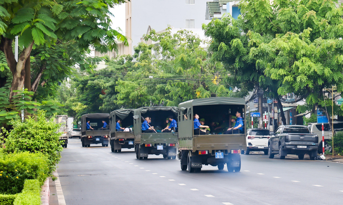 Các học viên di chuyển về đơn vị huấn luyện. Ảnh: CA CT.