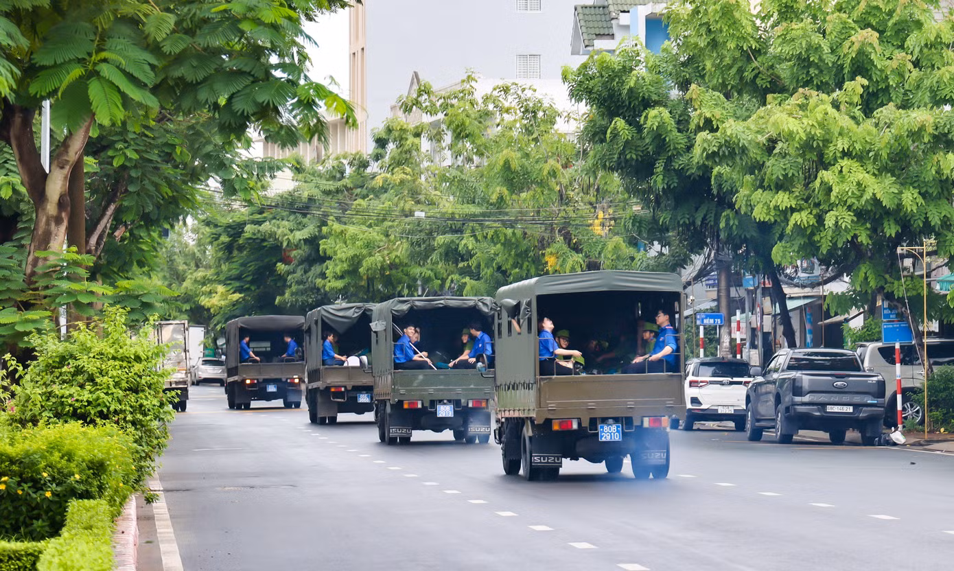 Các học viên di chuyển về đơn vị huấn luyện. Ảnh: CA CT.