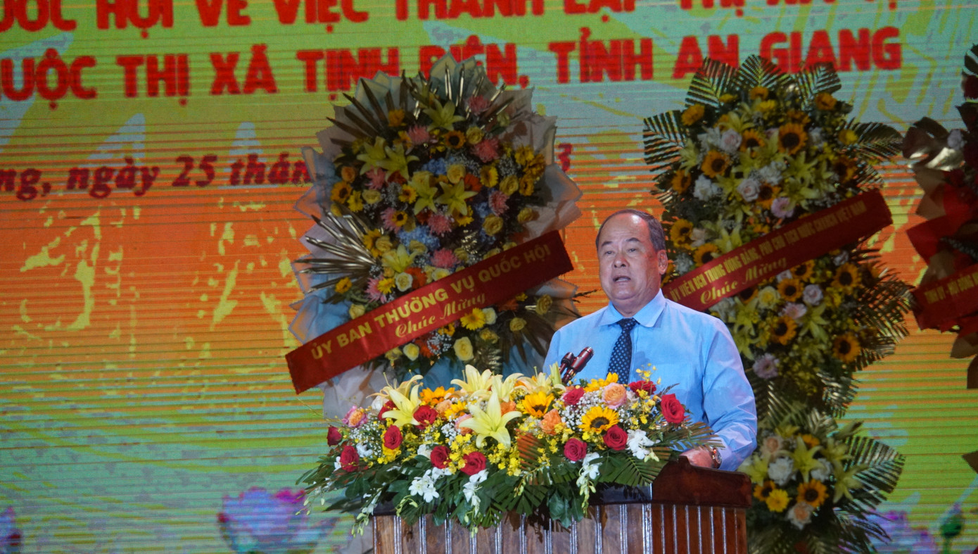 Ông Nguyễn Thanh Bình - Chủ tịch UBND tỉnh An Giang phát biểu tại buổi lễ. (Ảnh: An Bình)