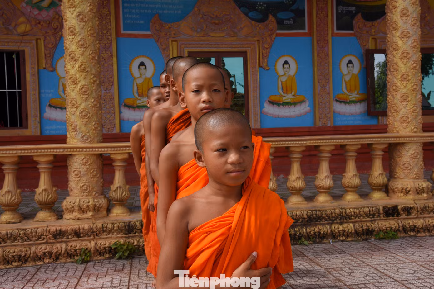 Các sư trong chùa. Ảnh: Hòa Hội.