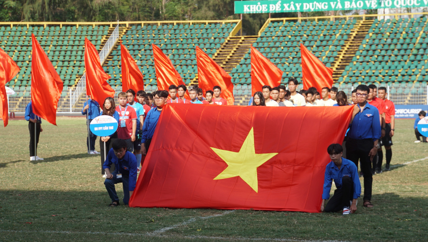 Khai mạc vòng loại khu vực Tây Nam Bộ Giải bóng đá Thanh Niên Sinh viên Việt Nam lần thứ nhất Cúp Café de Măng Đen năm 2023. Ảnh: Hòa Bình
