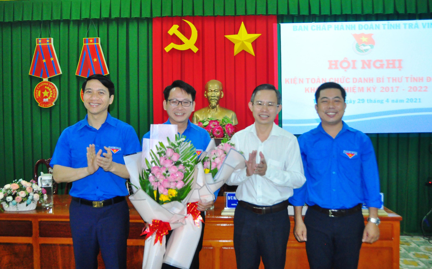 Lãnh đạo Trung ương Đoàn, Tỉnh ủy Trà Vinh chúc mừng tân Bí thư Tỉnh đoàn Trần Trí Cường Lãnh đạo Trung ương Đoàn, Tỉnh ủy Trà Vinh chúc mừng tân Bí thư Tỉnh đoàn Trần Trí Cường