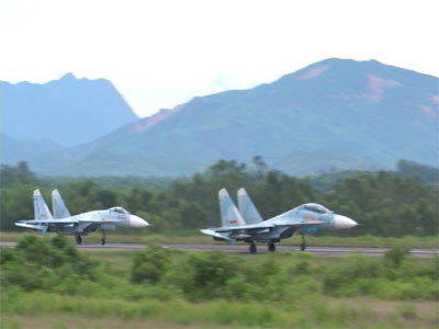 Máy bay tiêm kích Trung đoàn 940 xuất kích thực hành bắn ném đạn thật