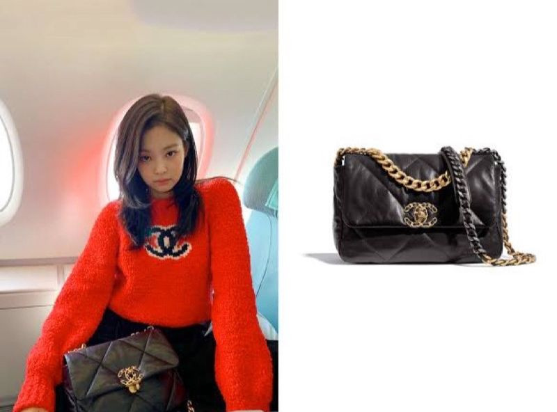 Nhờ Jennie chiếc túi Chanel 19 cực kì được yêu thích ở Hàn Quốc. Nhờ Jennie chiếc túi Chanel 19 cực kì được yêu thích ở Hàn Quốc.