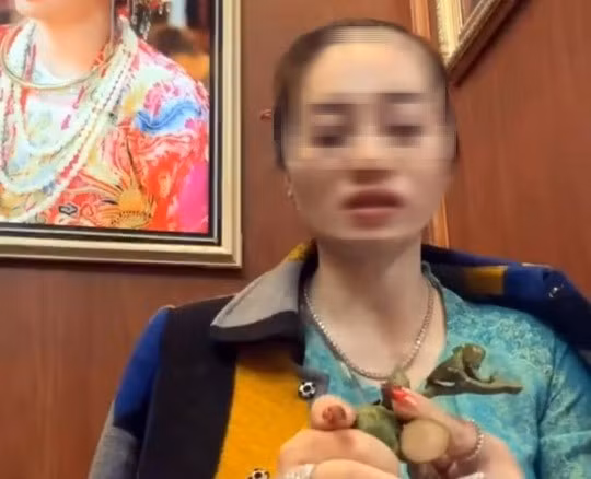 Clip cô T.H bổ cau khiến nhiều người cảm thấy buồn cười hơn là tin vào những gì cô này nói.