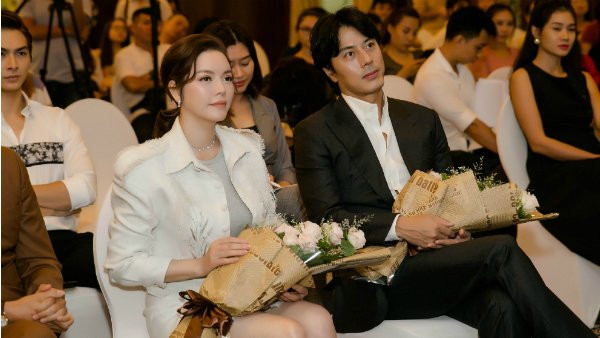 Showbiz 3/12: Động thái ‘lạ’ của MC Hoàng Linh sau nghi vấn rạn nứt ảnh 6