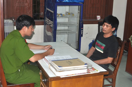 Lấy lời khai của các đối tượng trong đường dây;...