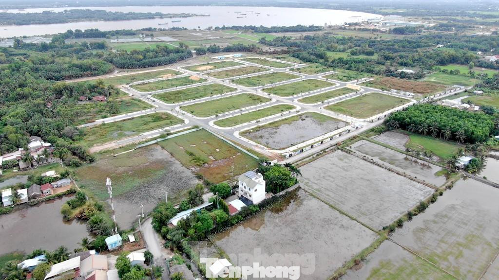 Theo hồ sơ của Công an tỉnh Đồng Nai, có hàng chục khách hàng tố chủ đầu tư dự án King Bay là Công ty CP Free Land và đơn vị phát triển dự án là Công ty CP Đầu tư Kinh doanh Bất động sản Star Beach xảy ra tại TPHCM lừa đảo chiếm đoạt tài sản.