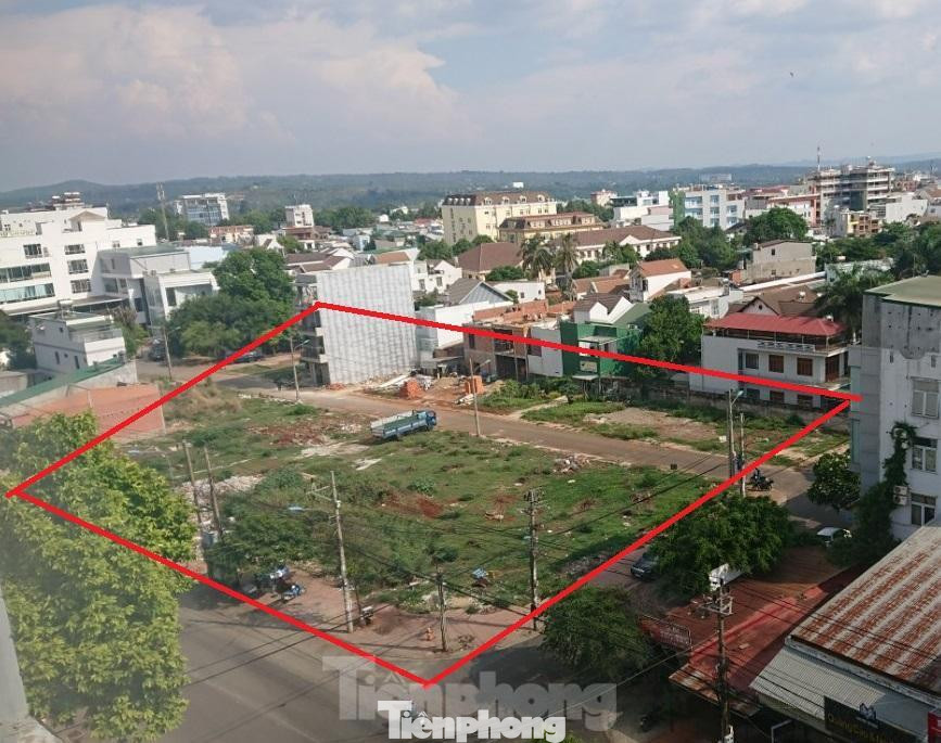 Sáu lô đất &quot;vàng&quot; tại đường Lý Tự Trọng, thành phố Buôn Ma Thuột.