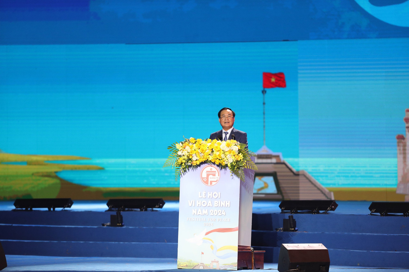Chủ tịch UBND tỉnh Quảng Trị Võ Văn Hưng phát biểu khai mạc Lễ hội. Chủ tịch UBND tỉnh Quảng Trị Võ Văn Hưng phát biểu khai mạc Lễ hội.
