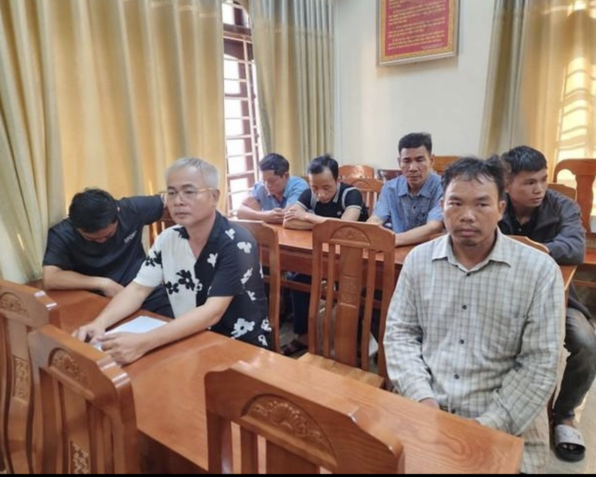 Các đối tượng trong đường dây cá độ bóng đá qua mạng. Ảnh: CA Các đối tượng trong đường dây cá độ bóng đá qua mạng. Ảnh: CA