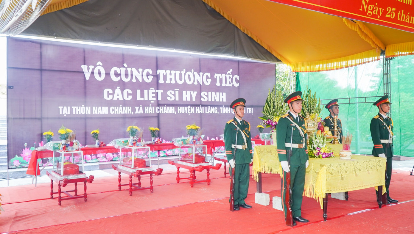 Sáu hài cốt liệt sĩ được Đội 584 quy tập tại thôn Nam Chánh, xã Hải Chánh, huyện Hải Lăng từ ngày 21/6-24/7/2024. Ảnh: Lê Trường