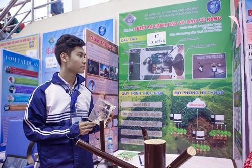 Học sinh tỉnh Hòa Bình tham gia cuộc thi Khoa học kỹ thuật cấp quốc gia. Ảnh: Hoabinhedu