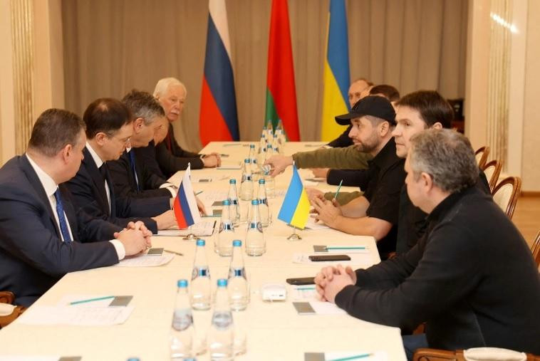 Cuộc đàm phán Nga-Ukraine kéo dài khoảng 5 giờ kết thúc ngày 28/2, đạt được một số điểm chung. Ảnh: Reuters. Cuộc đàm phán Nga-Ukraine kéo dài khoảng 5 giờ kết thúc ngày 28/2, đạt được một số điểm chung. Ảnh: Reuters.