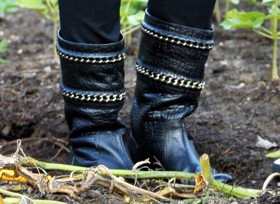 Đôi bốt cực kỳ thời trang của bà Obama. Đôi boot cực kỳ thời trang