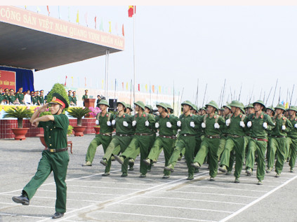 Chỉ khi thực sự mạnh, chúng ta mới thoát khỏi tình trạng nhược tiểu, bị nước lớn mang ra mặc cả