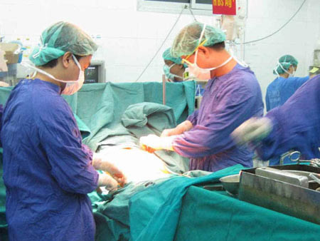 Một ca phẫu thuật điều trị ung thư vú ở Bệnh viện Phụ sản Trung ương 