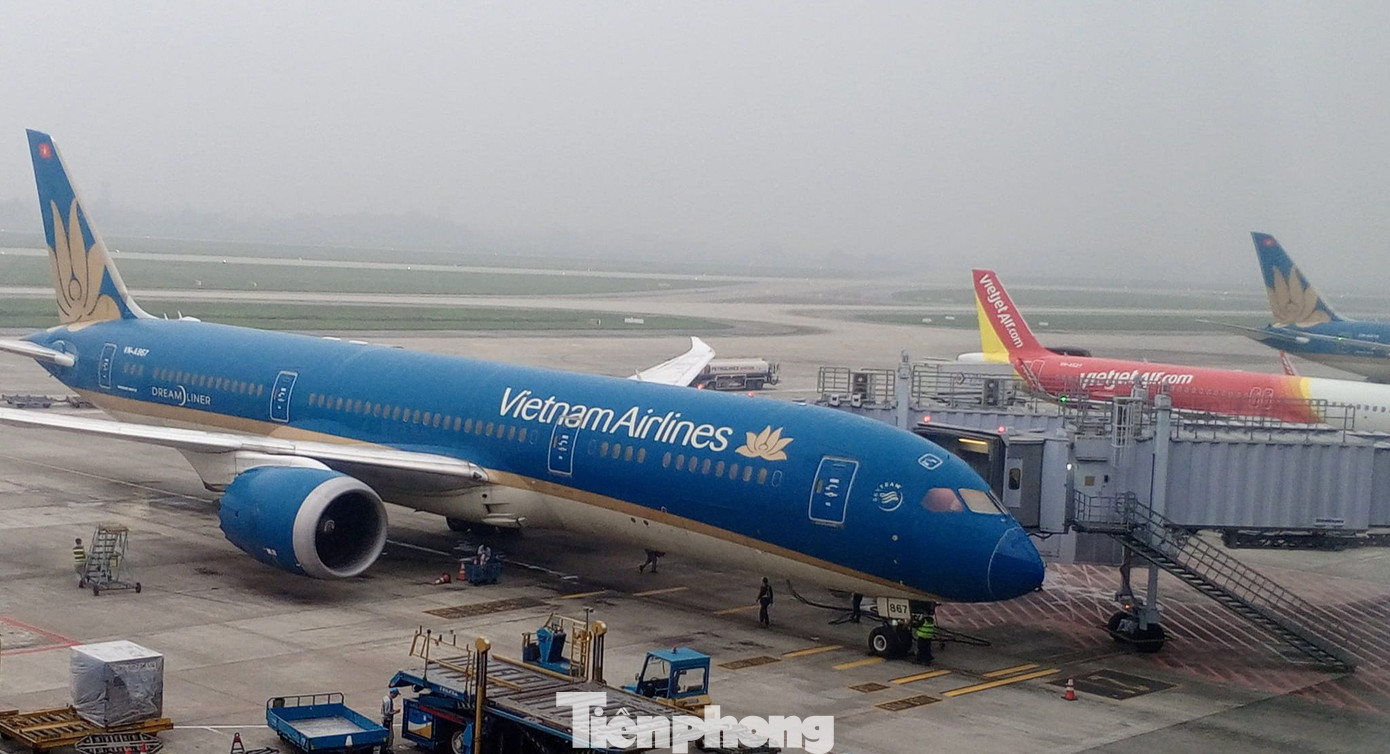 Giá vé máy bay Tết có xu hướng leo thang. Ảnh: Lộc Liên.