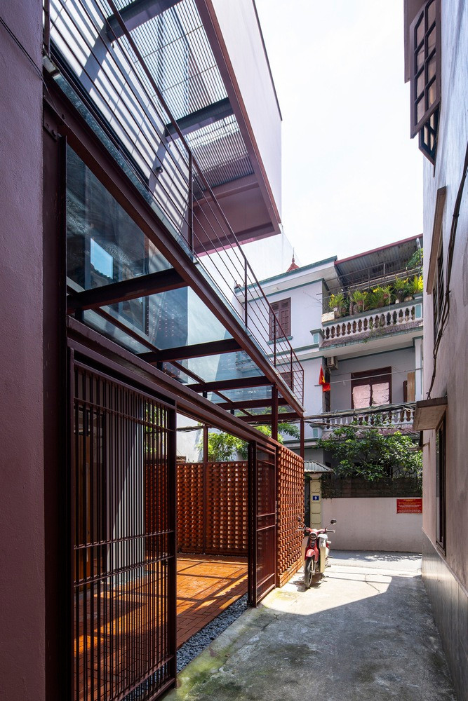 Bằng giải pháp tận dụng, nhóm thiết kế không chỉ tạo ra một khối nhà đa năng mà còn tiết kiệm đáng kể chi phí và thời gian xây dựng. Bằng giải pháp tận dụng, nhóm thiết kế không chỉ tạo ra một khối nhà đa năng mà còn tiết kiệm đáng kể chi phí và thời gian xây dựng.