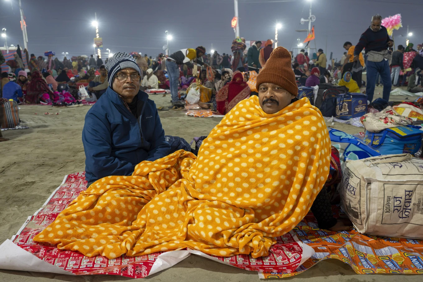 Chia sẻ với AP, nhiều người cho biết họ sống bằng đức tin, do đó việc phải “ăn bờ, ngủ bụi” họ cũng không cảm thấy khó chịu. Ảnh: AP. Chia sẻ với AP, nhiều người cho biết họ sống bằng đức tin, do đó việc phải “ăn bờ, ngủ bụi” họ cũng không cảm thấy khó chịu. Ảnh: AP.