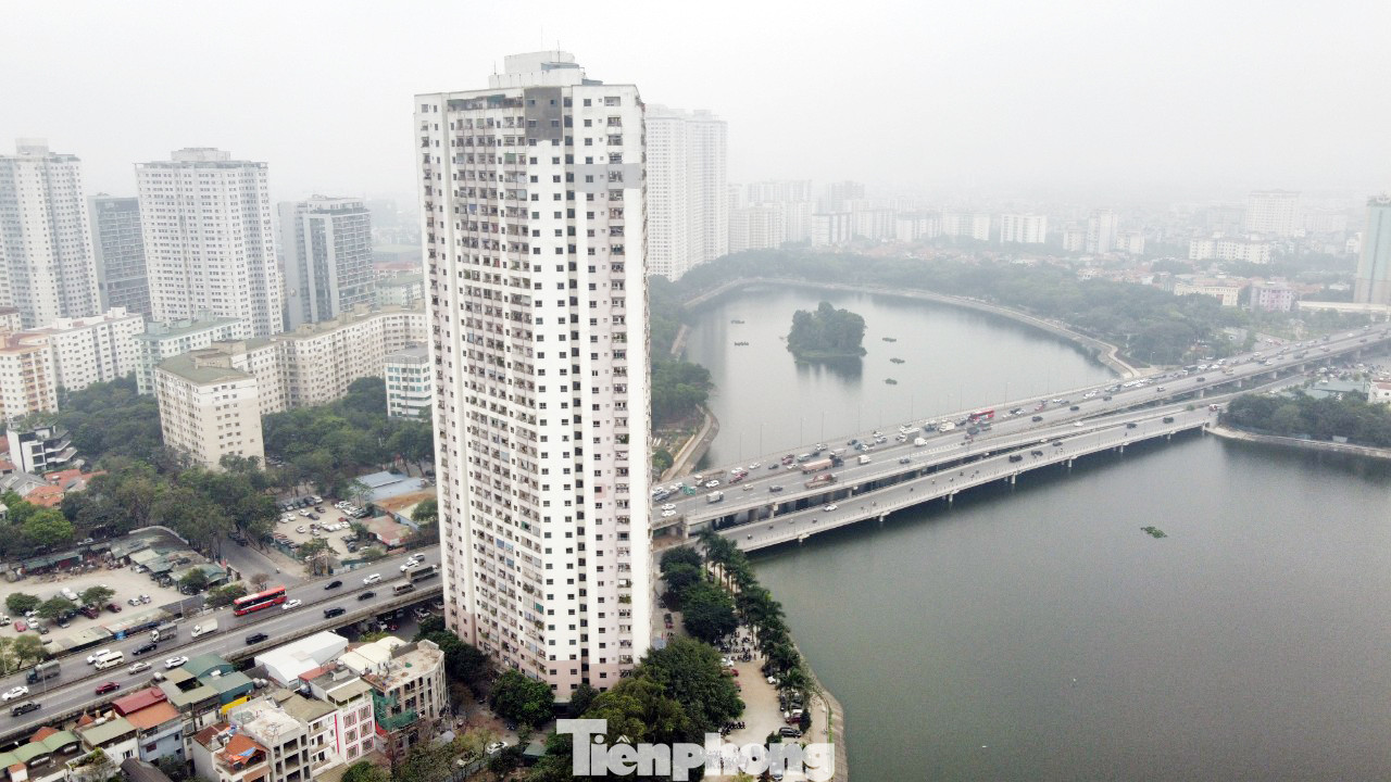 Trước đây, lô đất này thuộc sở hữu của Coma 18, sau đó được Công ty hợp tác với doanh nghiệp tư nhân Xây dựng số 1 Điện Biên để thực hiện dự án đầu tư xây dựng tòa nhà hỗn hợp văn phòng, dịch vụ thương mại và nhà ở cao tầng VP6.