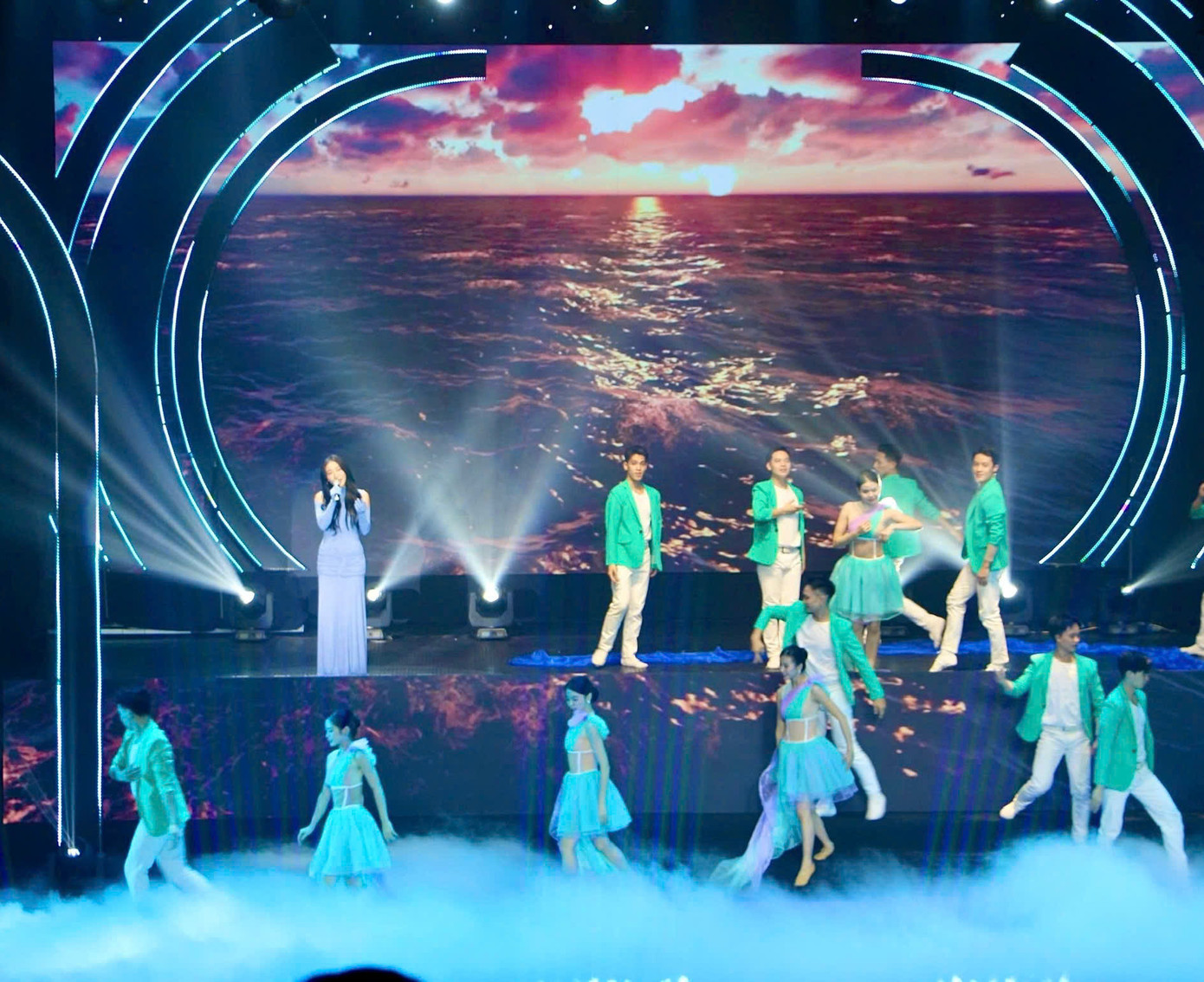 Một tiết mục văn nghệ trong đêm khai mạc Liên hoan Truyền hình - Phát thanh CAND. Một tiết mục văn nghệ trong đêm khai mạc Liên hoan Truyền hình - Phát thanh CAND.