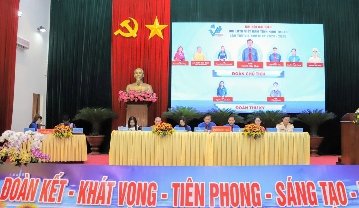 Đoàn chủ tịch và thư ký điều hành Đại hội đại biểu Hội LHTN Việt Nam tỉnh Ninh Thuận khóa VII. Đoàn chủ tịch và thư ký điều hành Đại hội đại biểu Hội LHTN Việt Nam tỉnh Ninh Thuận khóa VII.