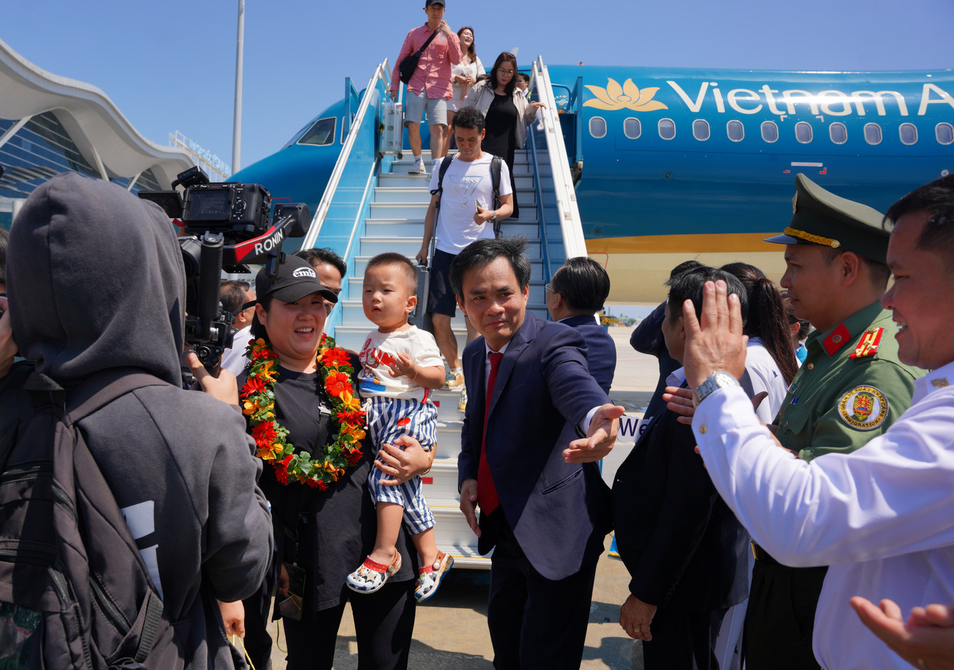 Vị khách du lịch thứ 9 triệu người Hàn Quốc đến Khánh Hòa đầu tháng 10 vừa qua.