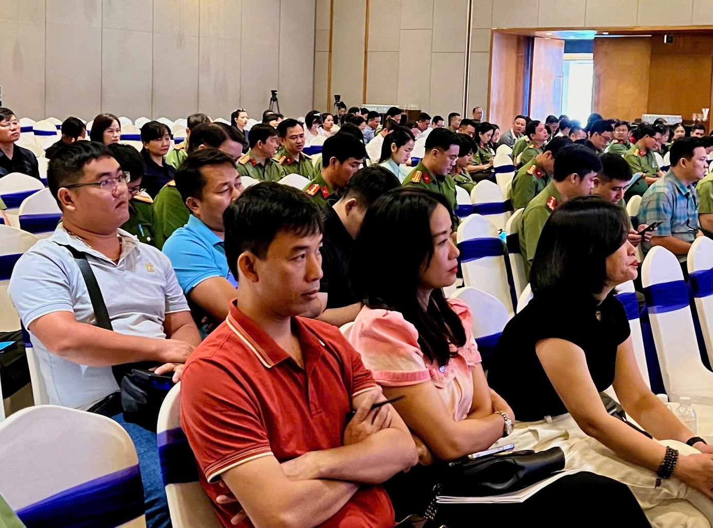 Phóng viên, biên tập viên của công an các đơn vị, địa phương tham dự lớp tập huấn.