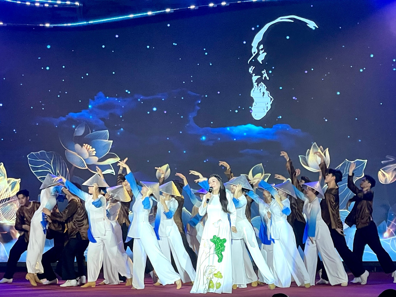 Tiết mục văn nghệ trong chương trình Tiết mục văn nghệ trong chương trình