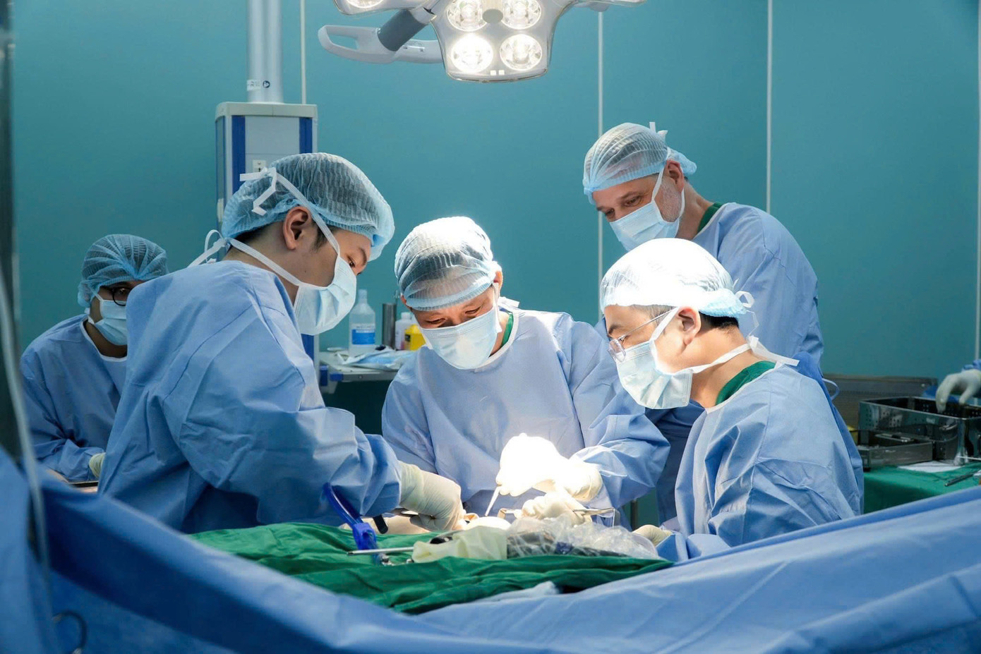 Đảm bảo an toàn trong phẫu thuật là một trong những vấn đề được các đại biểu tại hội nghị quan tâm. Nguồn: Bệnh viện Quân y 175. Đảm bảo an toàn trong phẫu thuật là một trong những vấn đề được các đại biểu tại hội nghị quan tâm. Nguồn: Bệnh viện Quân y 175.