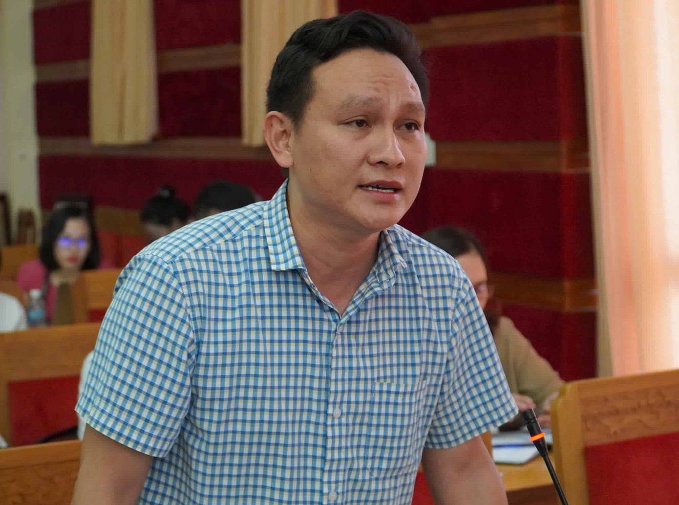 Ông Lê Hồng Phương trả lời câu hỏi của báo chí tại cuộc họp báo định kỳ tháng 10/2024.