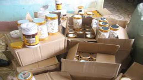 Thực phẩm chức năng kém chất lượng bị cơ quan chức năng phát hiện. Ảnh: Thanh Huyền