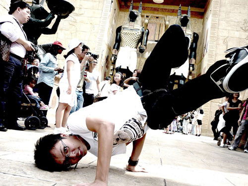 Màn biểu diễn hip hop điêu luyện của Lâm - Ảnh: nhân vật cung cấp