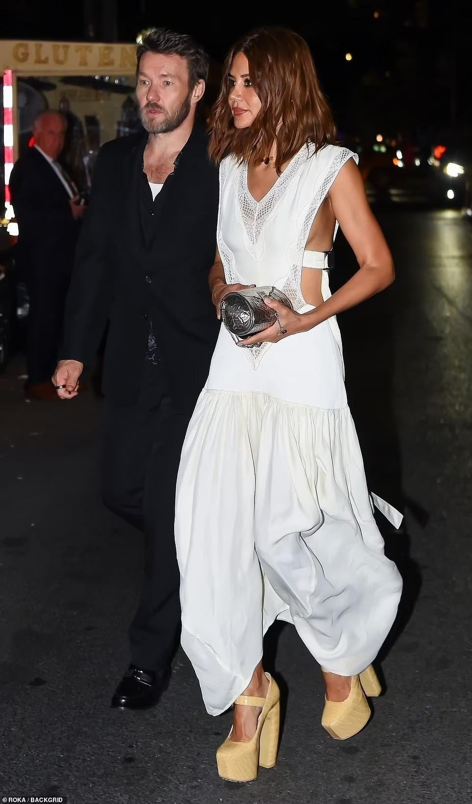 Nam diễn viên người Australia Joel Edgerton và vợ, giám đốc phong cách thời trang của Vogue Christine Centenera. Nam diễn viên người Australia Joel Edgerton và vợ, giám đốc phong cách thời trang của Vogue Christine Centenera.