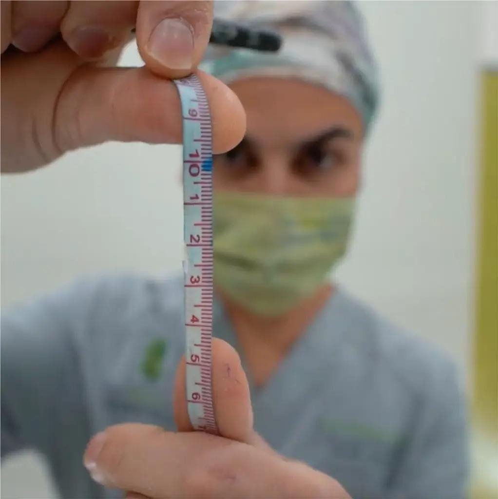 Bác sĩ Umberto Tozzi là chuyên gia tạo hình môi âm hộ, từng phẫu thuật cho 300 bệnh nhân. Ảnh: CO Press Office.