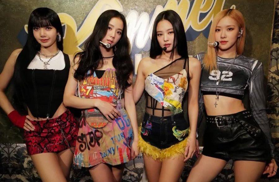 Fan BlackPink khó chịu vì bị gọi là "trẻ em". Ảnh: Koreaboo. Fan BlackPink khó chịu vì bị gọi là "trẻ em". Ảnh: Koreaboo.