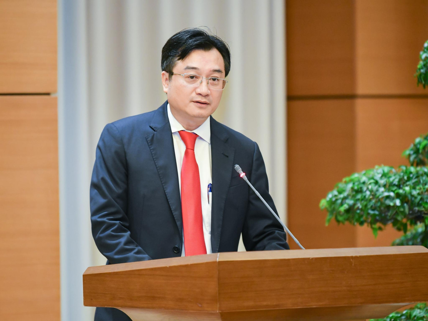 Tân Vụ trưởng Vụ Đối ngoại Phạm Hoàng Hải phát biểu tại lễ trao quyết định bổ nhiệm chức vụ mới. Ảnh: Quốc hội Tân Vụ trưởng Vụ Đối ngoại Phạm Hoàng Hải phát biểu tại lễ trao quyết định bổ nhiệm chức vụ mới. Ảnh: Quốc hội