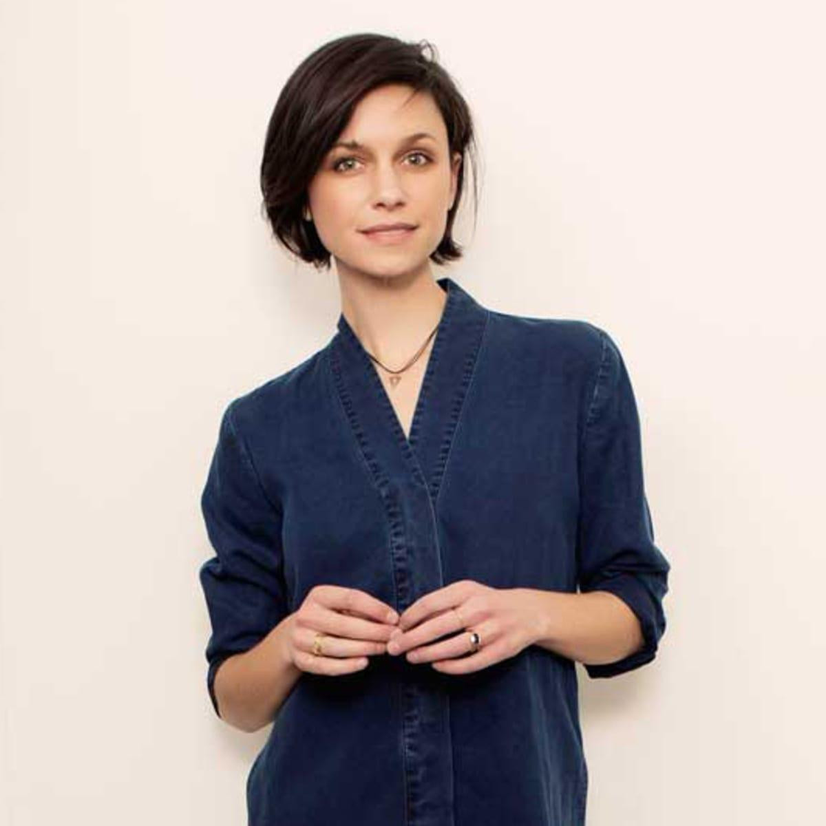 Năm 1997, khi mới 18 tuổi, Adam Levine công khai hẹn hò Jane Herman. Cặp đôi ở bên nhau gần 4 năm trước khi “đường ai nấy đi” vào năm 2001. Nữ biên tập viên của tạp chí Vogue là nguồn cảm hứng đằng sau album đầu tay của Maroon 5 - Songs About Jane, trong đó có các bản hit This Love và She Will Be Loved. Năm 1997, khi mới 18 tuổi, Adam Levine công khai hẹn hò Jane Herman. Cặp đôi ở bên nhau gần 4 năm trước khi “đường ai nấy đi” vào năm 2001. Nữ biên tập viên của tạp chí Vogue là nguồn cảm hứng đằng sau album đầu tay của Maroon 5 - Songs About Jane, trong đó có các bản hit This Love và She Will Be Loved.