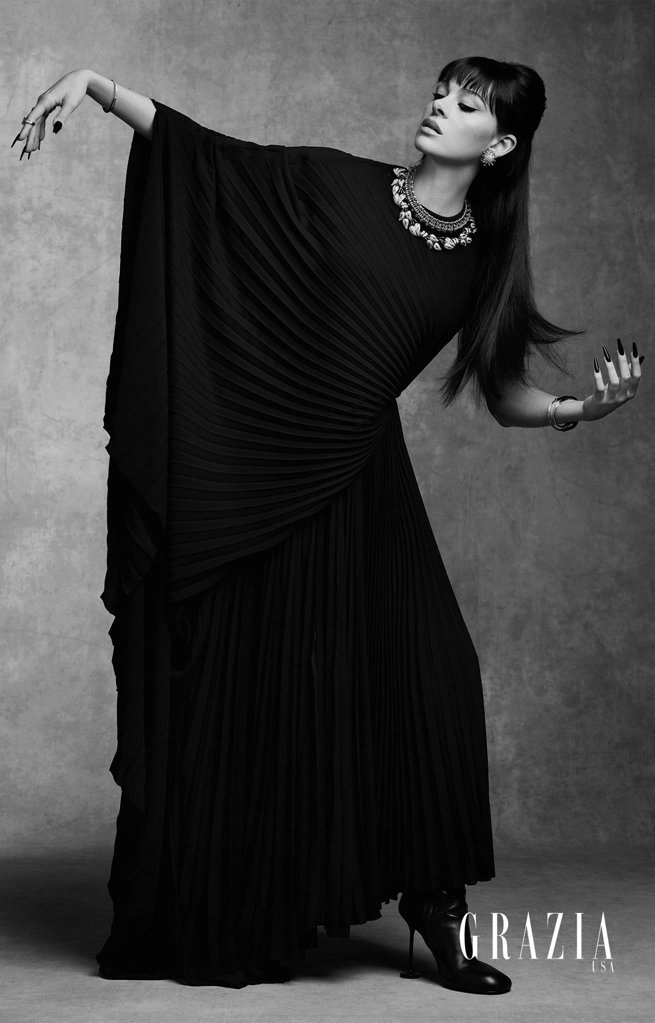 Nicola Peltz là gương mặt trang bìa ấn bản tháng 10 của Grazia USA. Ảnh: Grazia USA. Nicola Peltz là gương mặt trang bìa ấn bản tháng 10 của Grazia USA. Ảnh: Grazia USA.