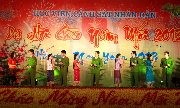 Các tiết mục trong chương trình đã mang đến sắc màu đặc trưng của nhiều quốc gia, dân tộc trong khu vực. Đẹp và ý nghĩa như hát múa 