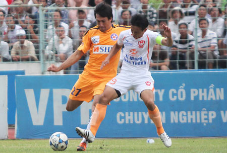 SHB Đà Nẵng gặp Xi măng Xuân Thành trong trận Siêu Cúp 2012 tại Chi Lăng. SHB Đà Nẵng gặp Xi măng Xuân Thành trong trận Siêu Cúp 2012 tại Chi Lăng