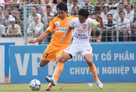 SHB Đà Nẵng gặp Xi măng Xuân Thành trong trận Siêu Cúp 2012 tại Chi Lăng. SHB Đà Nẵng gặp Xi măng Xuân Thành trong trận Siêu Cúp 2012 tại Chi Lăng