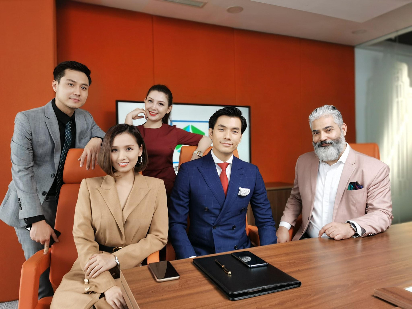 Lã Thanh Huyền và bạn diễn trong "Tình yêu và tham vọng".